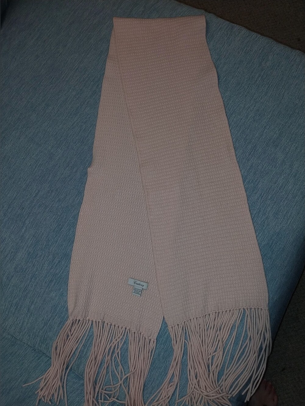 Waffle Knit Fringe Scarf in Light Pink - Brand: Castlerig  100%cashmere.